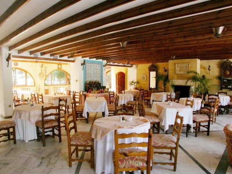 Celebrity Hotel Lapithos  Exterior foto