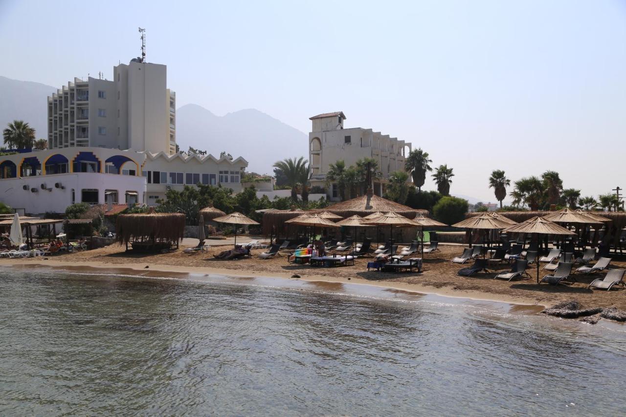 Celebrity Hotel Lapithos  Exterior foto