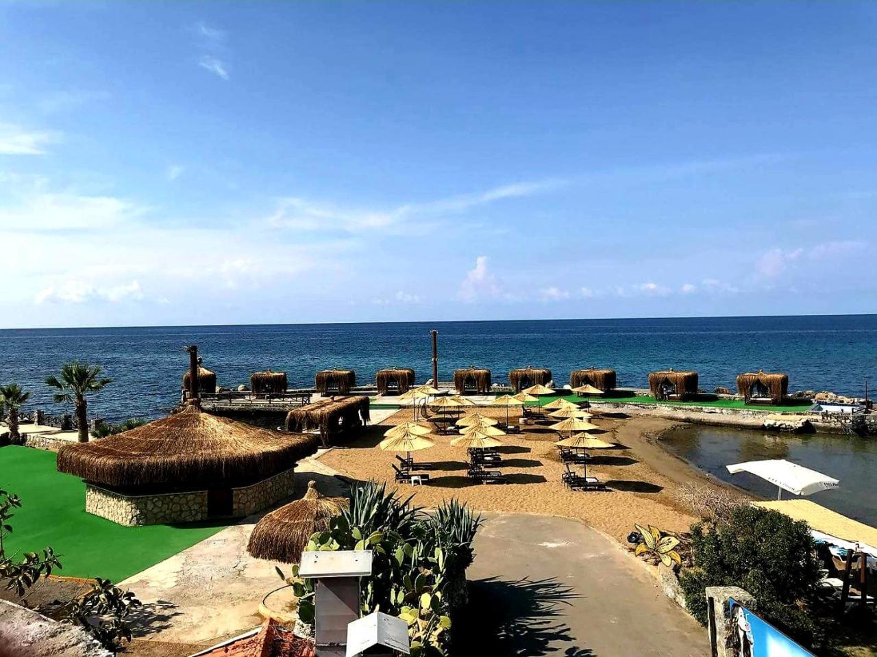 Celebrity Hotel Lapithos  Exterior foto