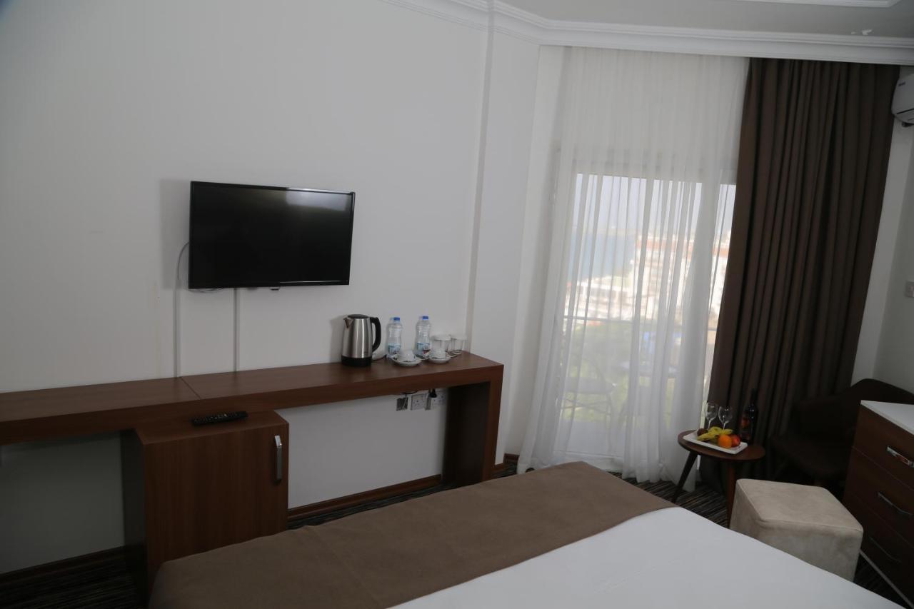 Celebrity Hotel Lapithos  Exterior foto