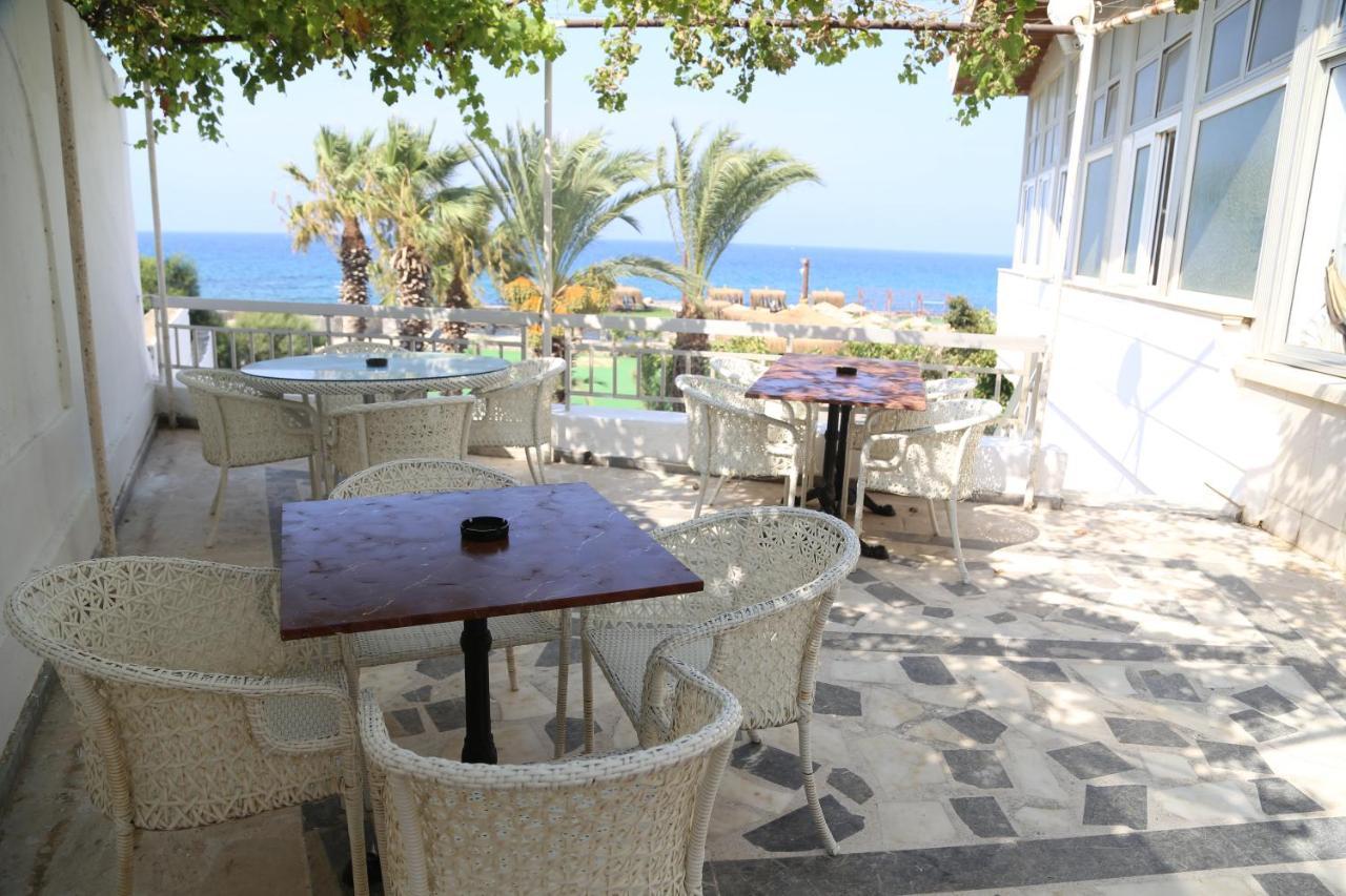 Celebrity Hotel Lapithos  Exterior foto