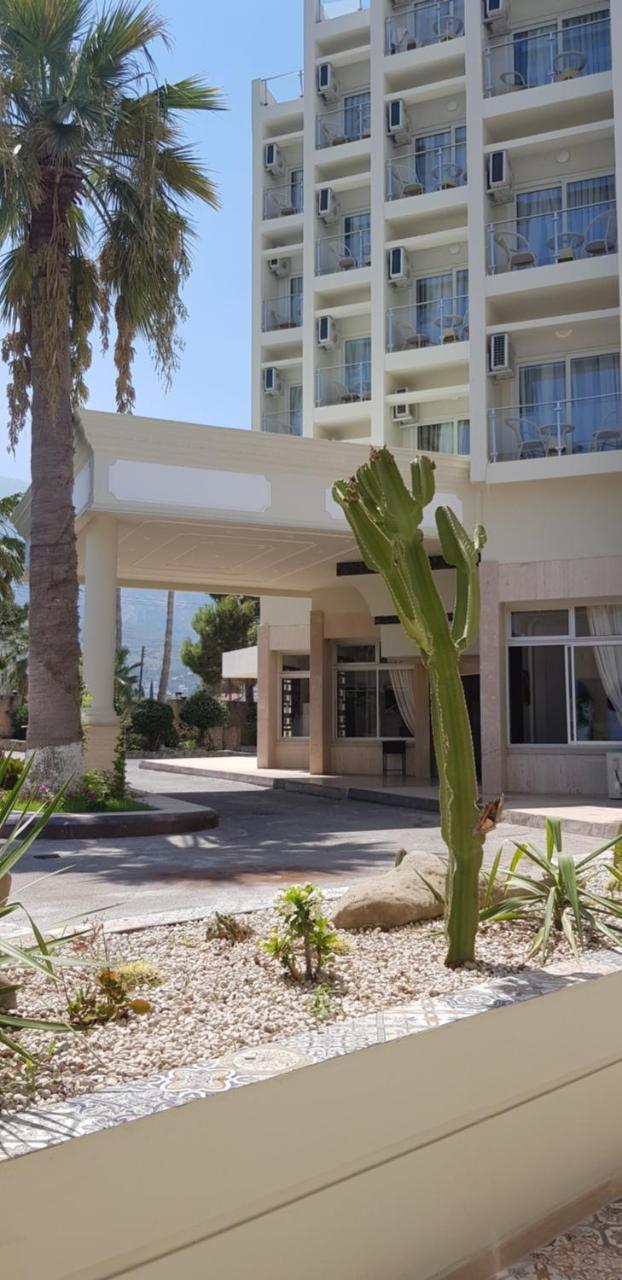 Celebrity Hotel Lapithos  Exterior foto